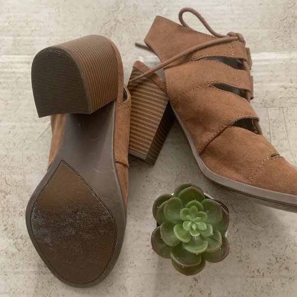Rampage | Brown Lace Up Suede Chunky Heels - Picture 5 of 6